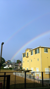 雨上がりの空に2重の虹